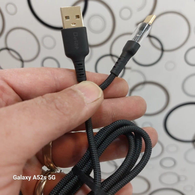 کابل شارژ تایپ سی type-c شارژ دهی فوق العاده 5v -2-4 a یک متر کامل ic دار کابل دارای lid جهت نشان وصل بودن مدل DP-R308