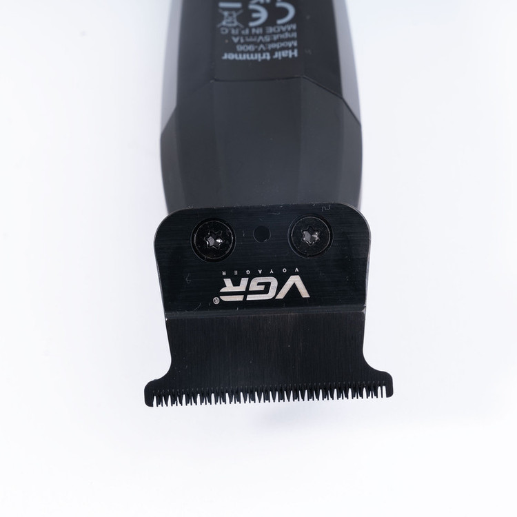 ماشین اصلاح موی سر و صورت وی جی آر مدل V-906 با تیغه سرامیکی پوشش DLC، موتور 9000 دور در دقیقه، باتری 2000 میلیآمپر ساعت با 240 دقیقه عمر شارژ، صفحه نمایش LED، طراحی ارگونومیک و مقاوم، قابلیت صفرزن، خط زن و حجم زن